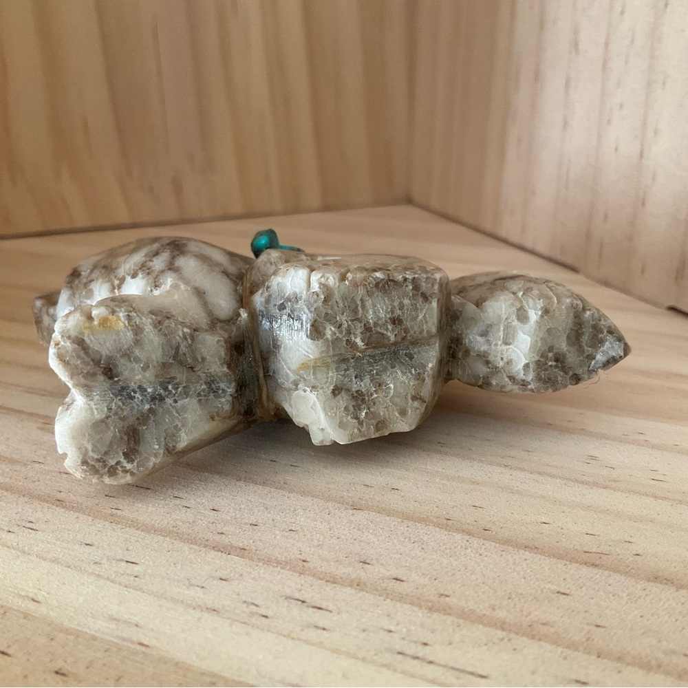 Zuni Picasso Jasper Marble Wolf Hand Carved Bu Zuni Artist Davey Cooeyat… - Picture 3 of 8